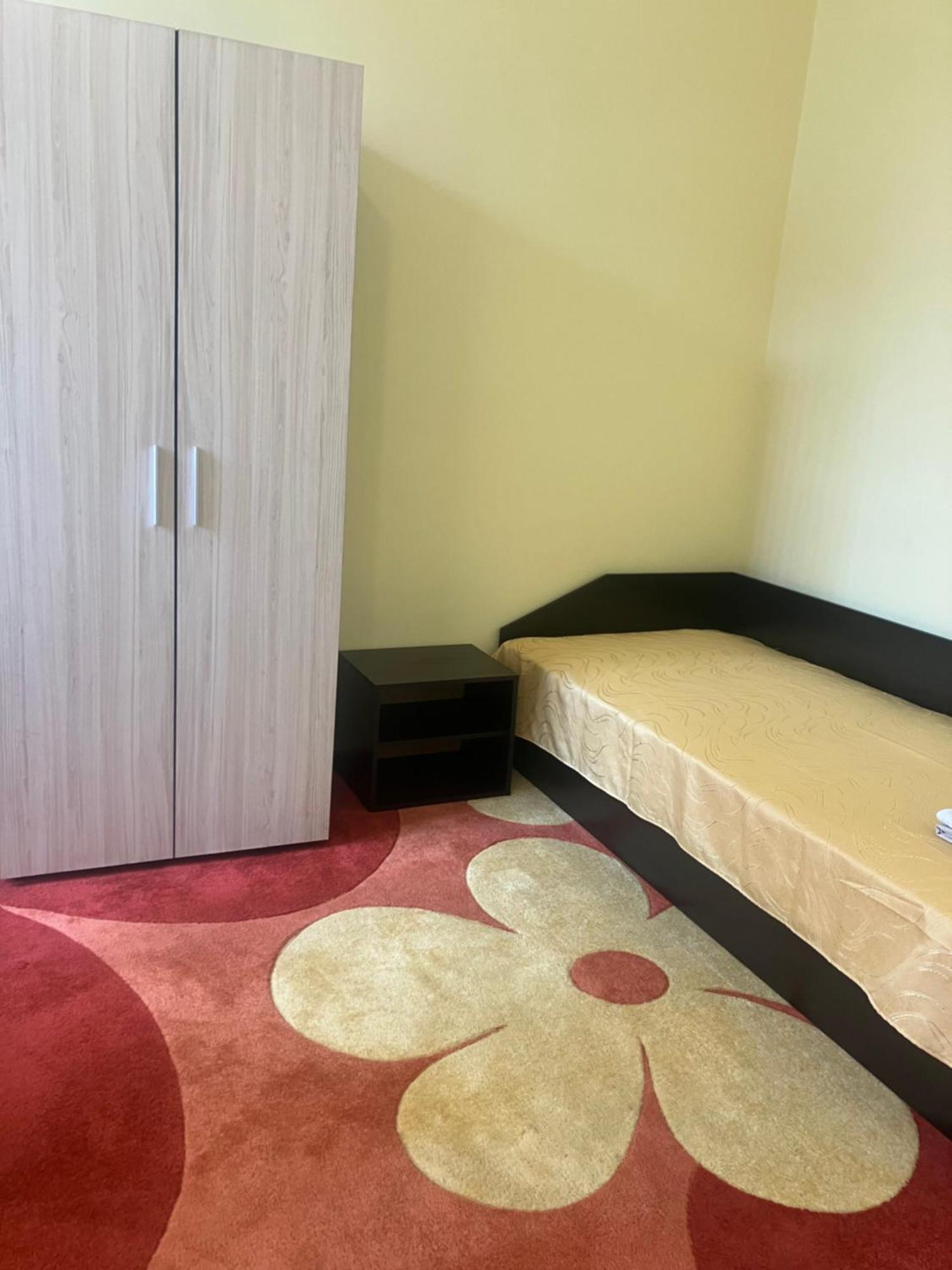 Hostel Rayska Yabalka Varna Exterior photo